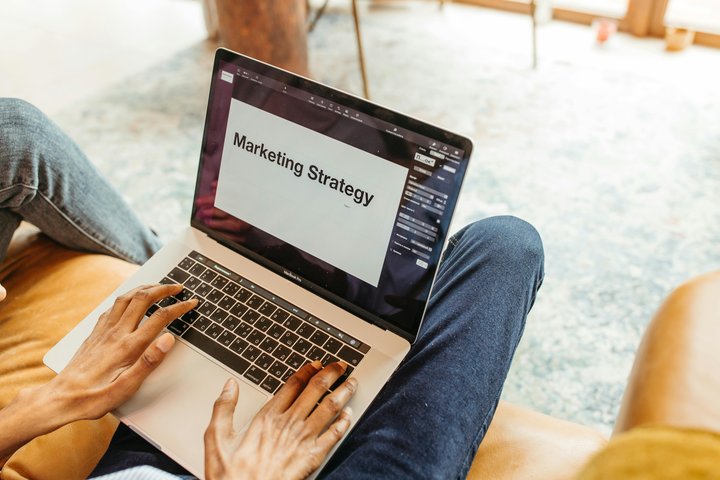 About MLN ECOM